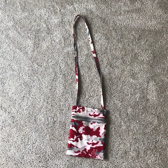 Handmade WSU Coug Crossbody Bag - Picture 1 of 3